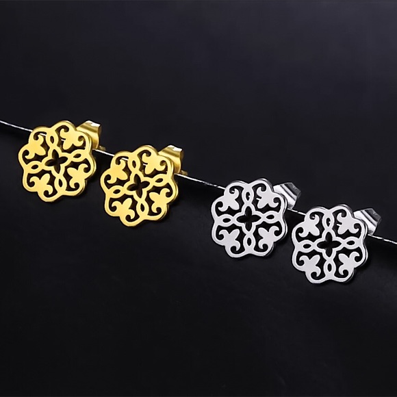 🔵𝟲𝟱%𝗢𝗙𝗙 𝗯𝘂𝗻𝗱𝗹𝗲𝘀 𝟯+🔵 NEW Fleur-De-Lis Stainless Steel Earrings - Picture 5 of 11